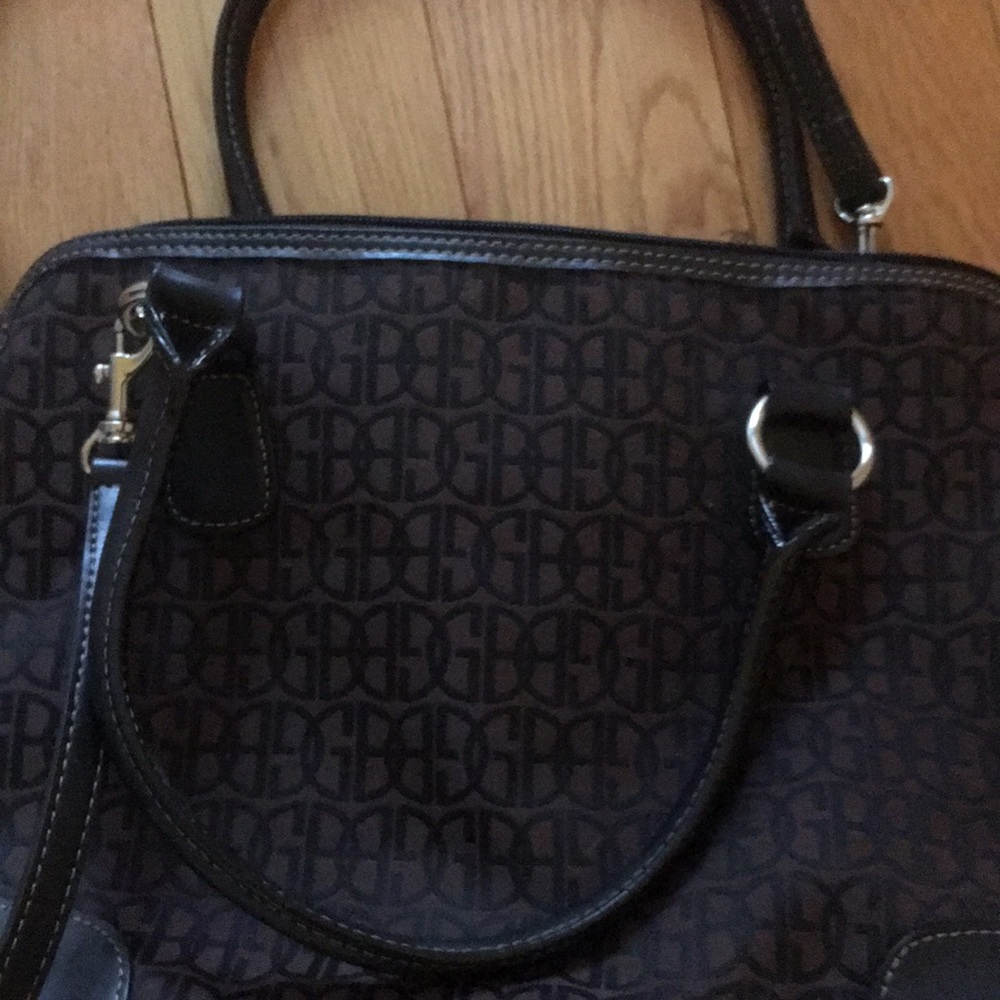 Purse black/ brown should strips and reg strips